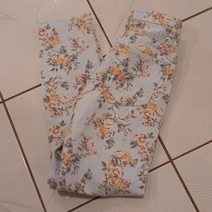 4/$60 Floral Ripped Jeans - Size US4